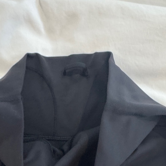 lululemon athletica Black Wunder Train Leggings - size 6, 28in length - Picture 3 of 6